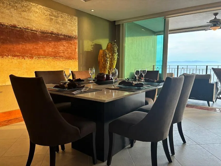 Grand V Beach Front Condo Torre 2000 Puerto Vallarta