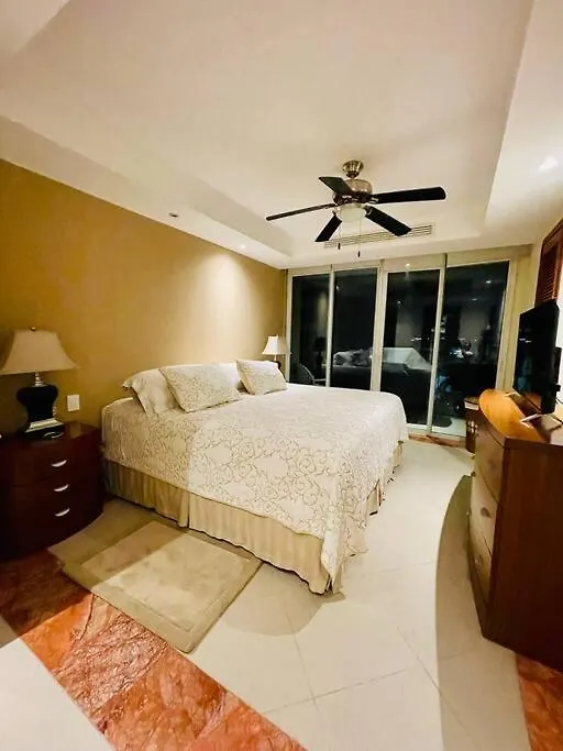 Lejlighed Grand V Beach Front Condo Torre 2000 Puerto Vallarta Mexico
