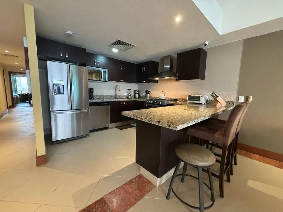 Grand V Beach Front Condo Torre 2000 Puerto Vallarta